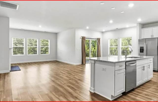 12441 Stoneybrook Station Parkway Gallery 1