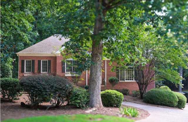 3885 Waterford Drive Gallery 2