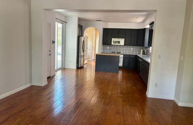 Stunning W. Sac 4/3.  Steps From The Lake!  Please reference ad for viewing!! Gallery 4