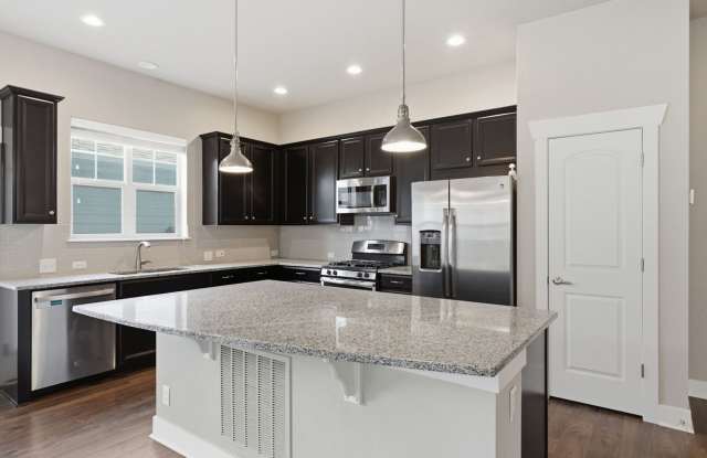 4BR House close to Northfield Mall in Central Park Gallery 4
