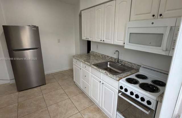 830 SW 6th St photos photos