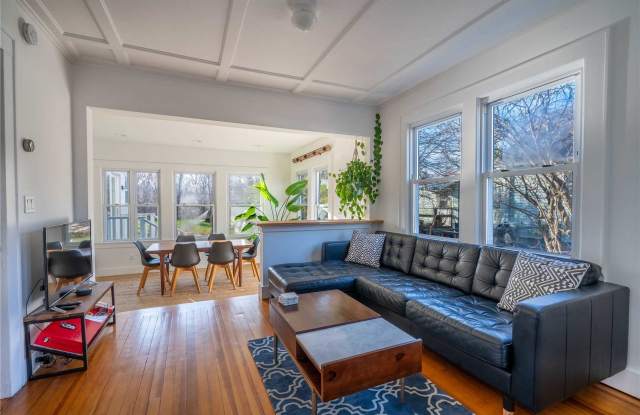 47 Washington Avenue - 47 Washington Avenue, Greenport, NY 11944