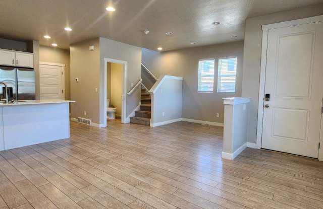 $2,000 OFF 4-bed, 3.5-bath Townhome Available Now! photos photos