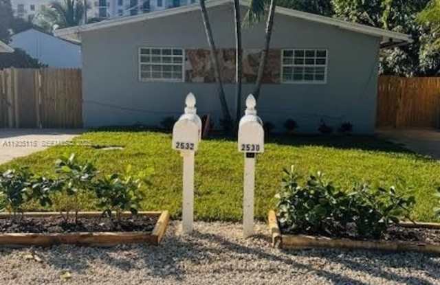 2532 NE 182nd St photos photos