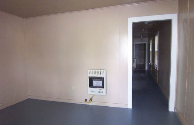 2319 Overton Gallery 2