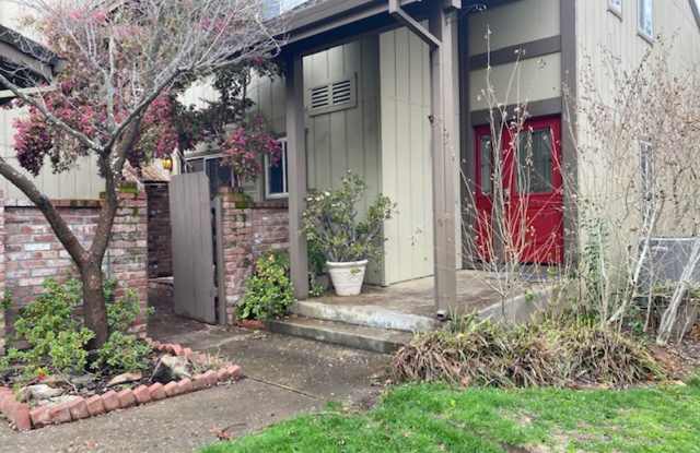 Beautifully updated property in Crosswoods! - 6911 Monticello Court, Citrus Heights, CA 95621
