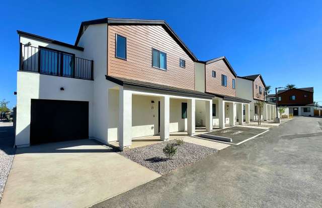 Roma Meadows photos photos