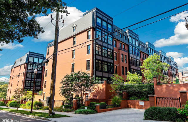 1610 N QUEEN Street unit: 213 photos photos