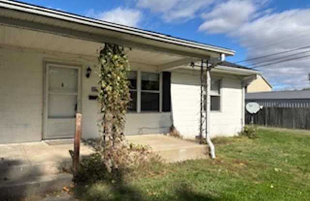 3 bedroom, 1 bathroom Triplex: Martinsville photos photos