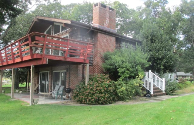 3830 Ole Jule Lane - 3830 Ole Jule Lane, Mattituck, NY 11952