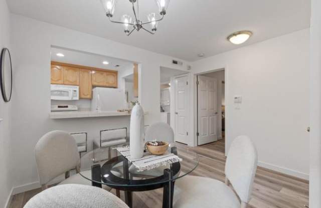 576 W Parr Ave photos photos