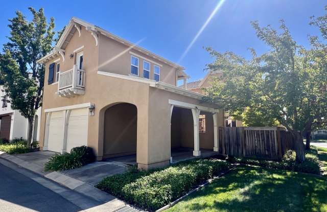 2534 Basswood Drive Gallery 1