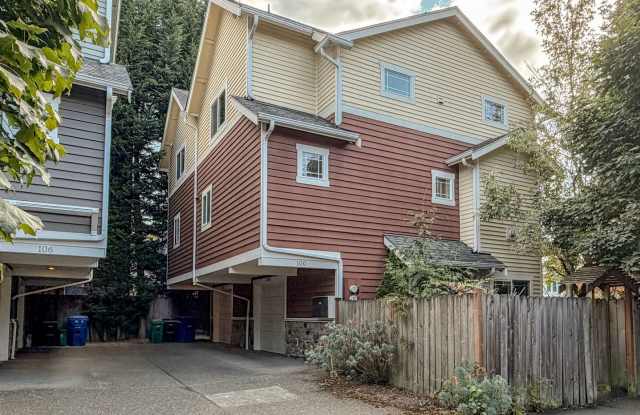 Gorgeous 3bd/2.5bth Central District Townhome, $3,675/mo. Gallery 1