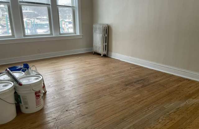 548 Elmwood Ave Gallery 4