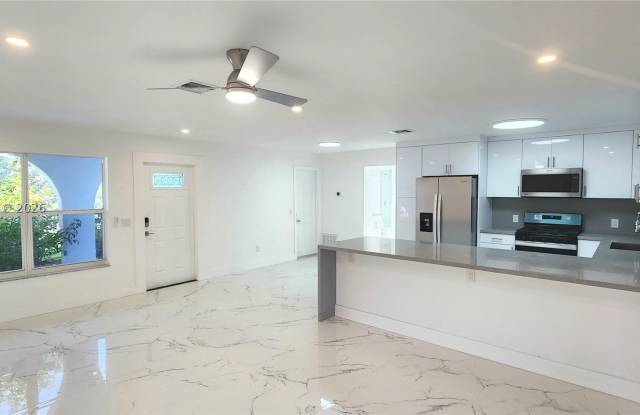 9671 NW 25th Ct Gallery 3