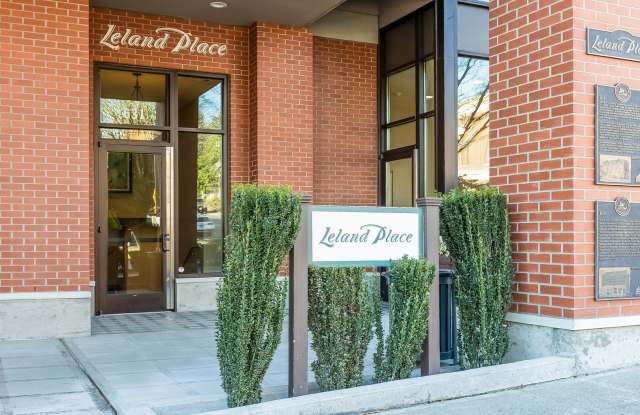 Stunning 2 Bedroom 2 Bath condo, with 2 Parking spots in the heart of vibrant Kirkland for Rent Gallery 3