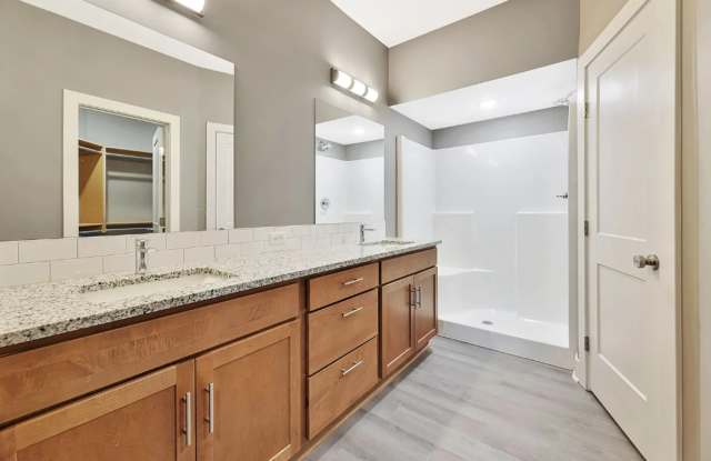 Spacious 3-Bedroom Home with Huge Backyard & Primary Ensuite Gallery 3