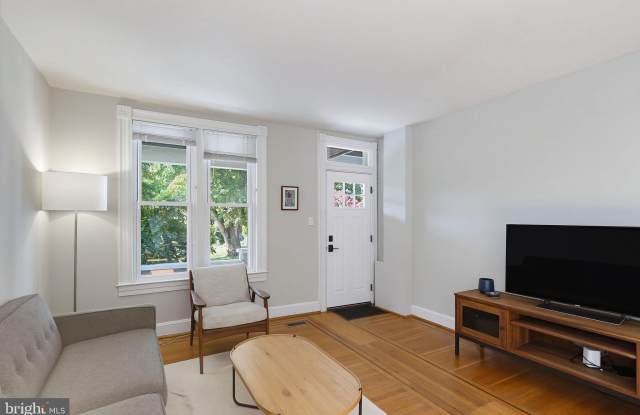 600 W 36TH Street Gallery 4