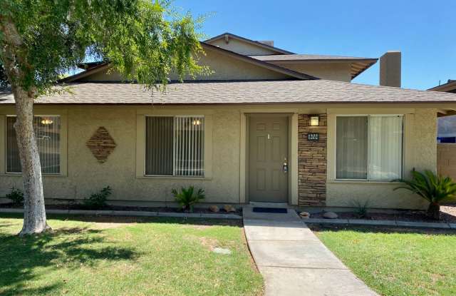 3 Bedroom 2 Bathroom in Scottsdale photos photos