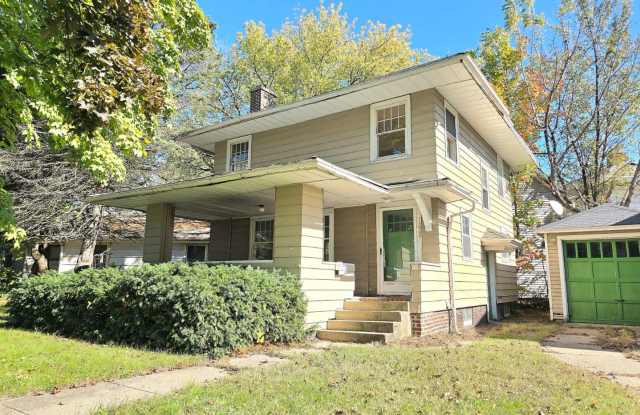 1226 Blaine Ave photos photos