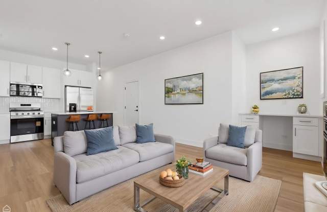 4841 S Prairie Avenue Gallery 4