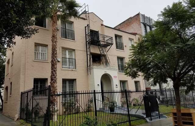 246 S Kenmore Ave photos photos