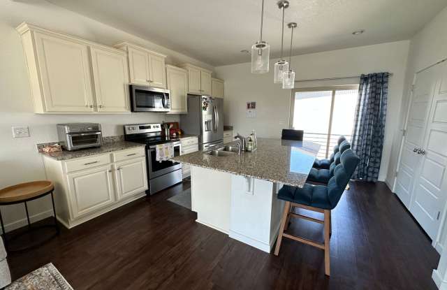 GORGEOUS 2 BEDROOM CARRIAGE HOME IN THE STUNNING BANNING LEWIS RANCH NEIGHBORHOOD!!!!!! Gallery 4