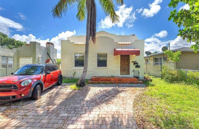 1932 Dewey St photos photos