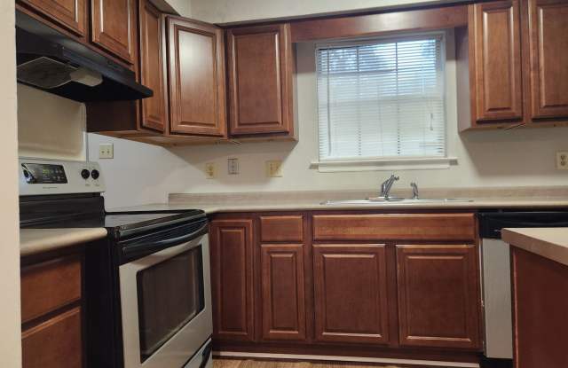 **Available January 1st** 3 Bedroom, 2.5 Bath Town Home photos photos