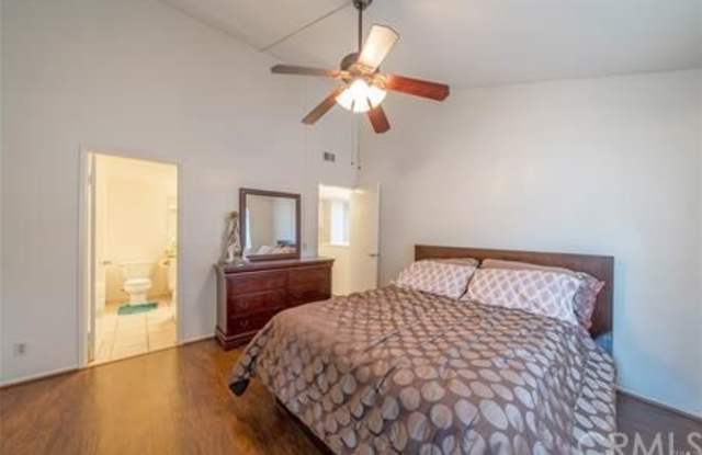 181 E Mountain Court Gallery 4