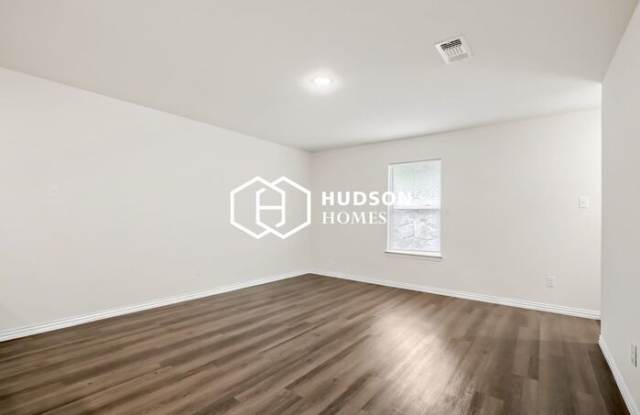 514 East Shepherd Street Gallery 3