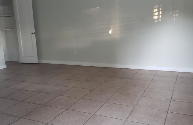 1522 West Mulberry Drive - 1 Gallery 4
