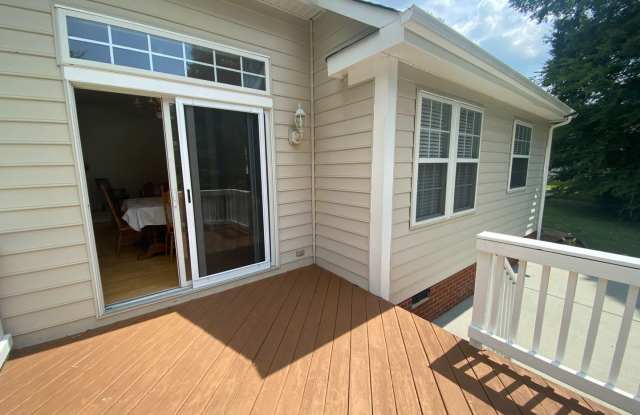 Room in 3 Bedroom Home at Blueshot Ct Gallery 3