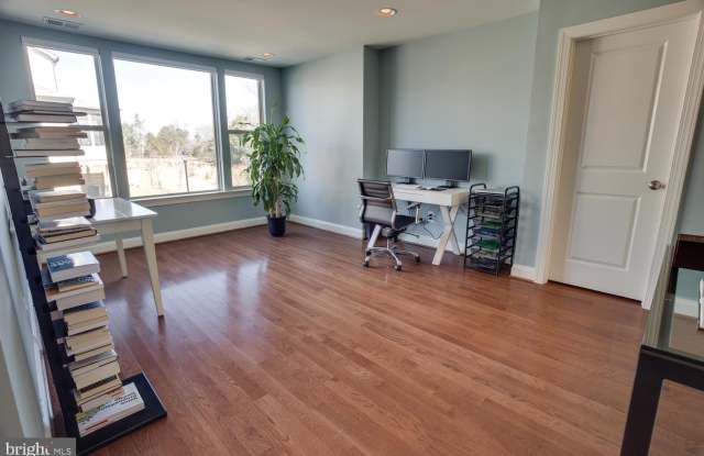 23435 EVENING PRIMROSE SQUARE Gallery 3