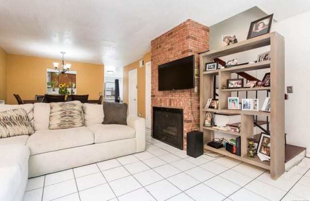 9051 Cedros Avenue - 9051 Cedros Avenue, Los Angeles, CA 91402