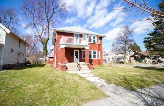 1246 Laclede Rd photos photos