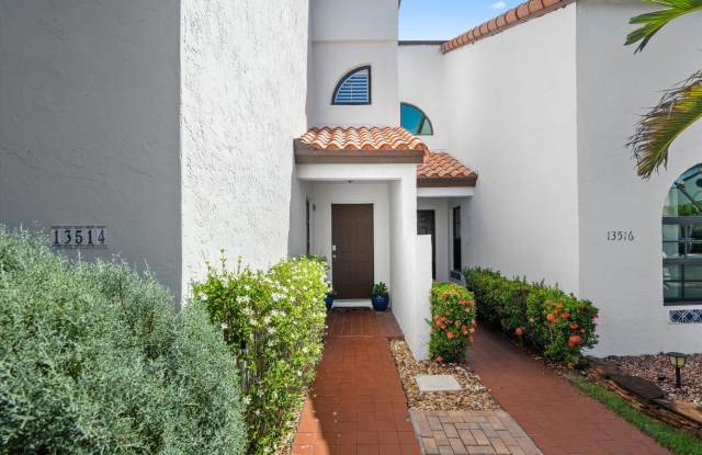 13514 Fountain View Boulevard Gallery 3