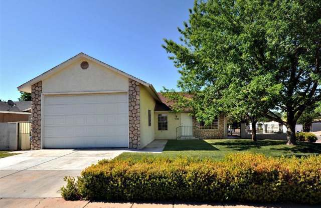 Cozy 3 Bedroom Home in St. George! - 1643 West 1470 North, St. George, UT 84770