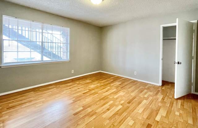 3817 Englewood Circle photos photos