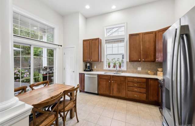 228 Sonata Court Gallery 3