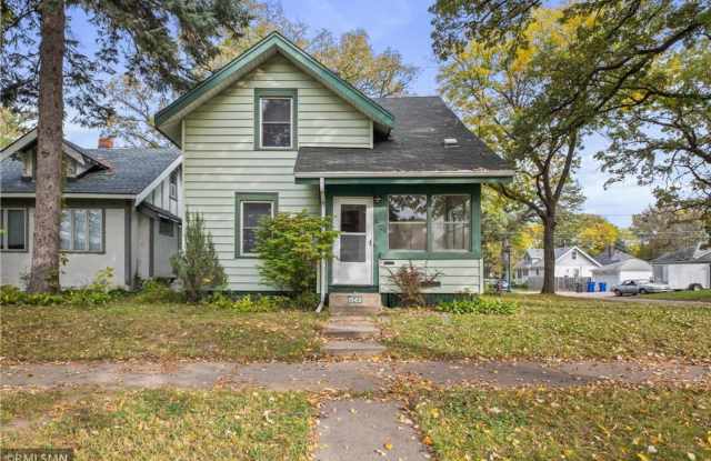 June 2026 Move In close to several campuses!! photos photos