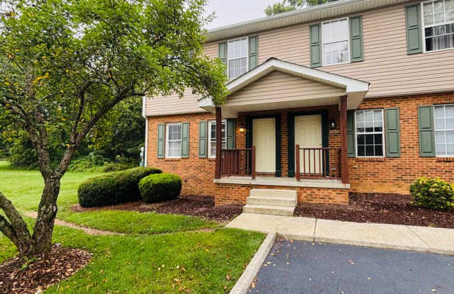 4 Bedroom, 3 Bath Townhouse photos photos