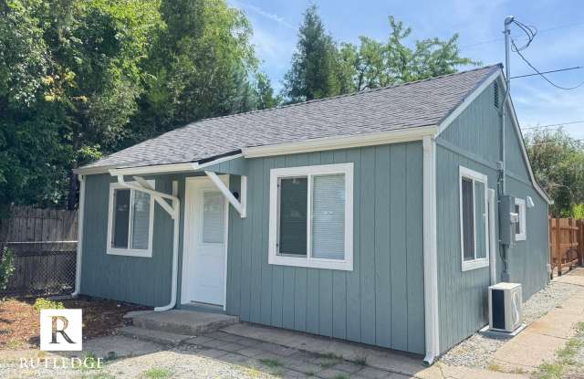 Cute & Cozy Cottage 1 Bedroom / 1 Bath - New Remodel photos photos