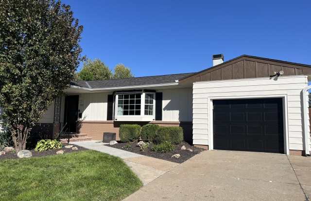 1216 Robin Drive Gallery 1