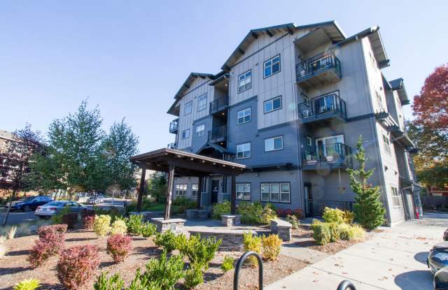 Incredible Top Floor Unit with Balcony, Community Pool, and Laundry in Unit Gallery 1