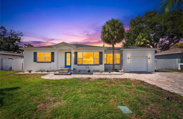 4810 DEL RIO Way S Gallery 1