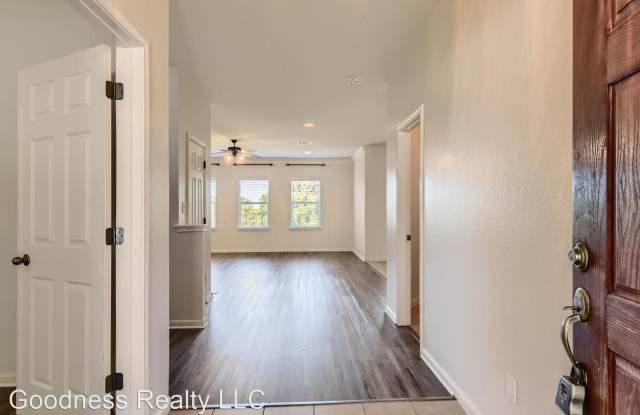 14812 Fernhill Dr Gallery 4