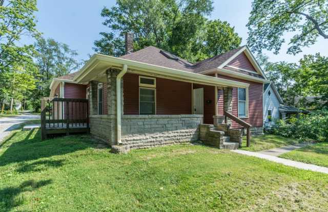 311 E 11th - 5Bed/2Bath - Onsite Parking Available! photos photos