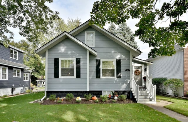 33 N Linden Avenue - 33 North Linden Avenue, Westmont, IL 60559