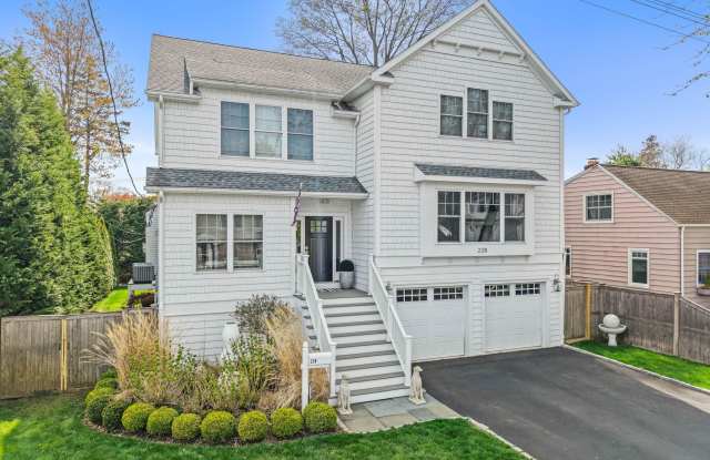 228 Eastlawn Street photos photos